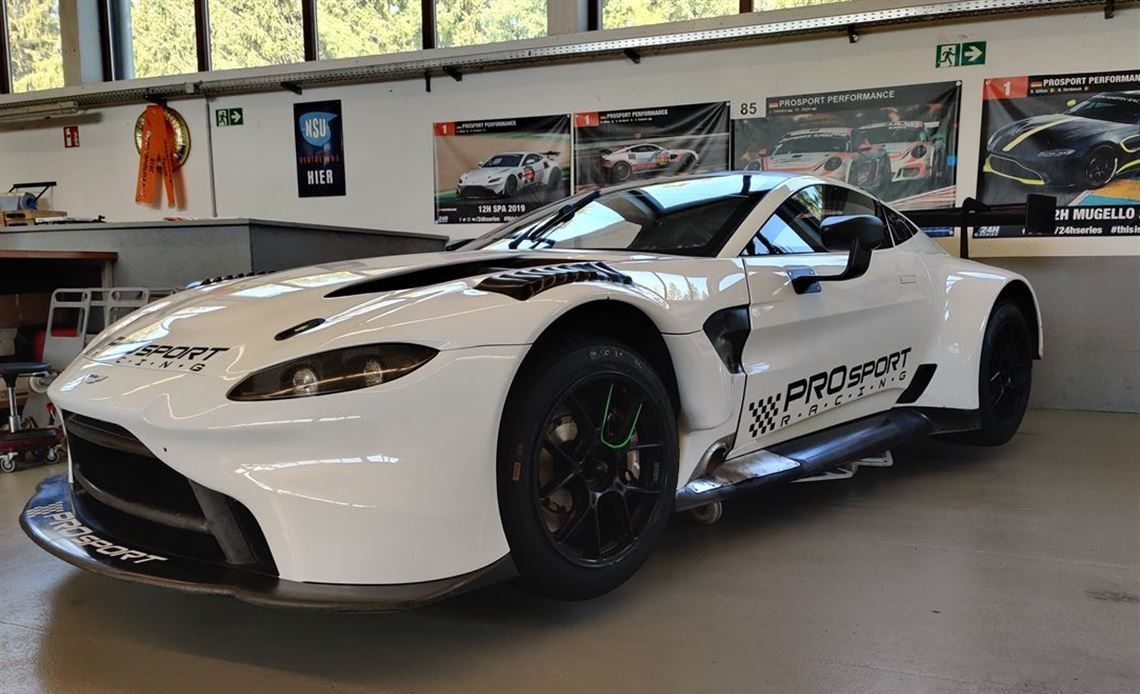 阿斯顿马丁amr gt3 16 a - 298000英镑 增值税