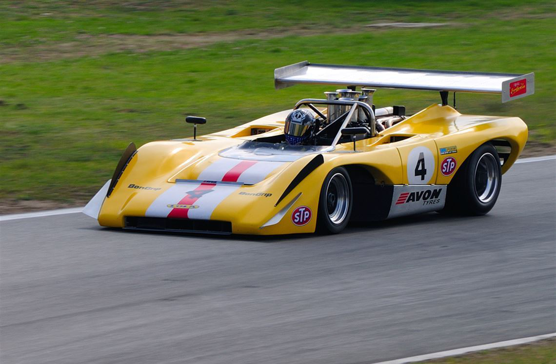 lola t222 - 380,000欧元